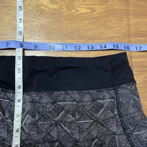 Lululemon Speed‎ Short Formation Alpine White Black Women Size 8 - Picture 9 of 11